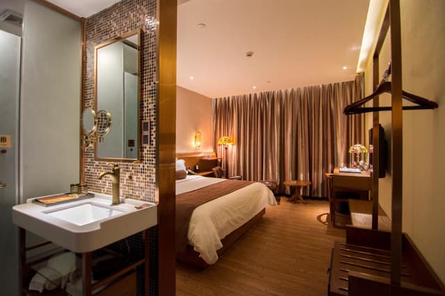 James Joyce - Chunxiang Bed Room