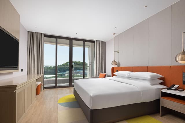 FY - 1 Bed Suite with Garden View