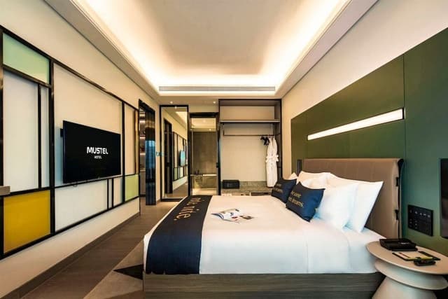 Luxury Suite, City View