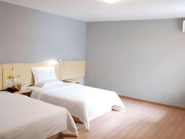 Traditional Twin Room