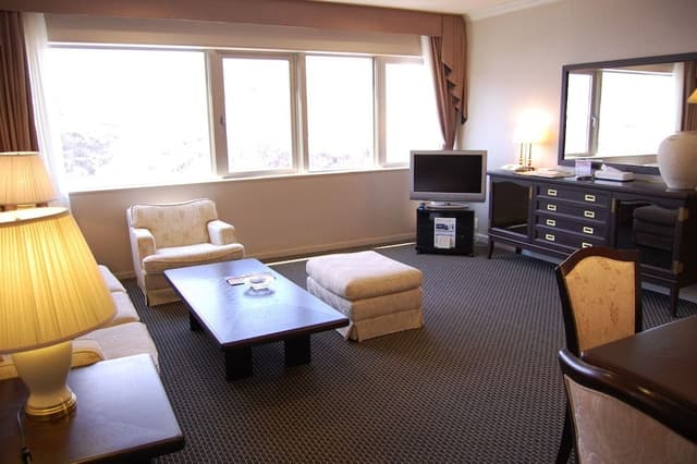 Suite, 2 Twin Beds, Non Smoking