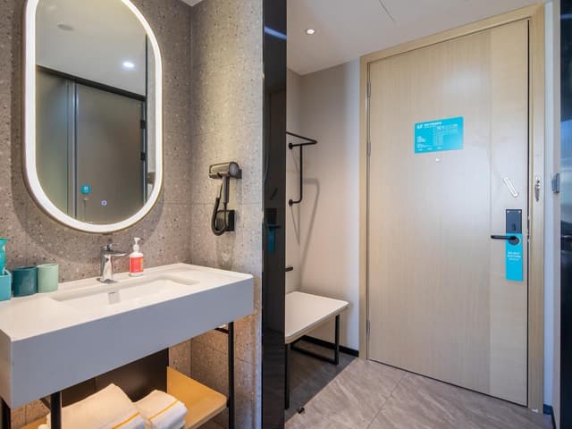 Intelligent Standard Queen Room
