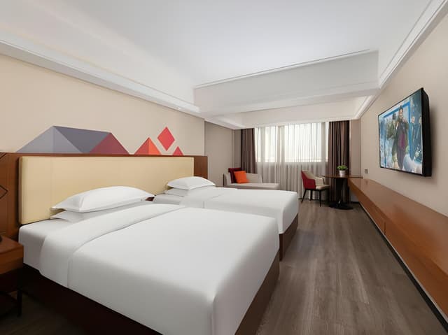 Deluxe Twin-bed Room With City View