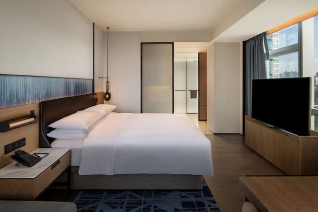 Room, 1 King Bed, Garden View