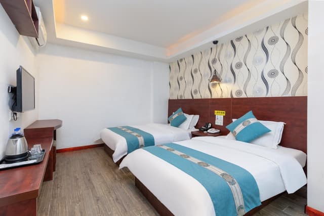 Standard Twin Room