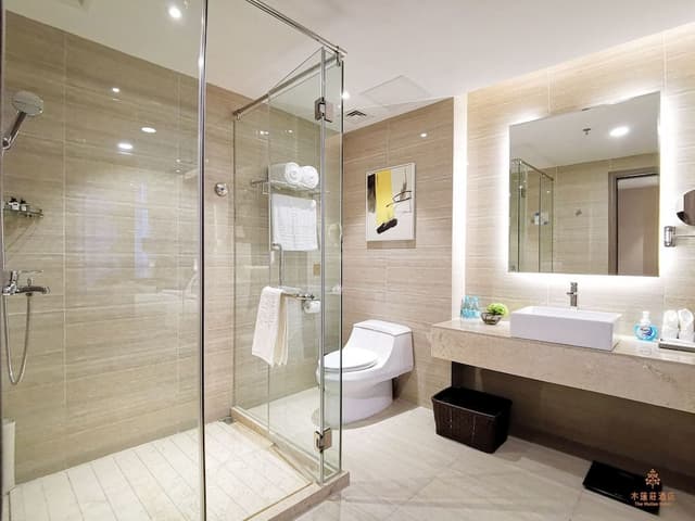 Business Suite Room