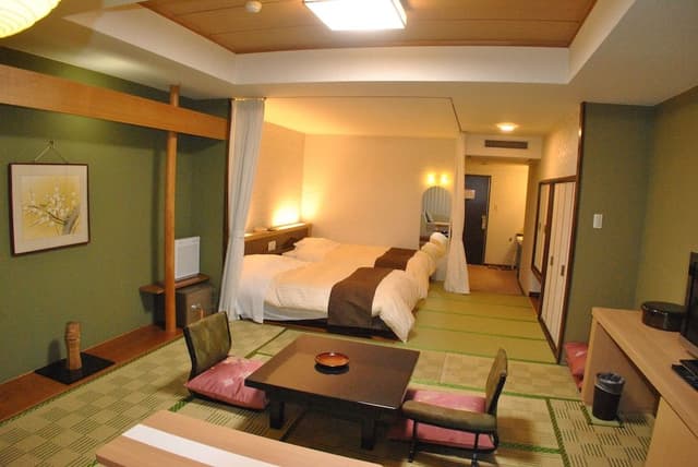 Standard Japanese Western Room, Non Smoking, Lake View (Beds + Japanese futons)