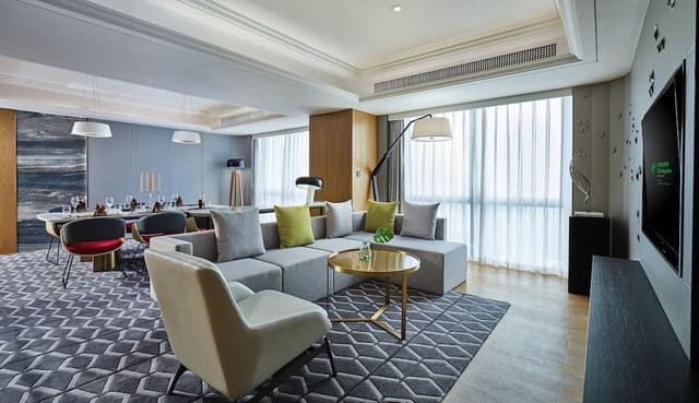Suite, 1 Bedroom (High Floor)