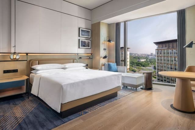 Premium Room, 1 King Bed