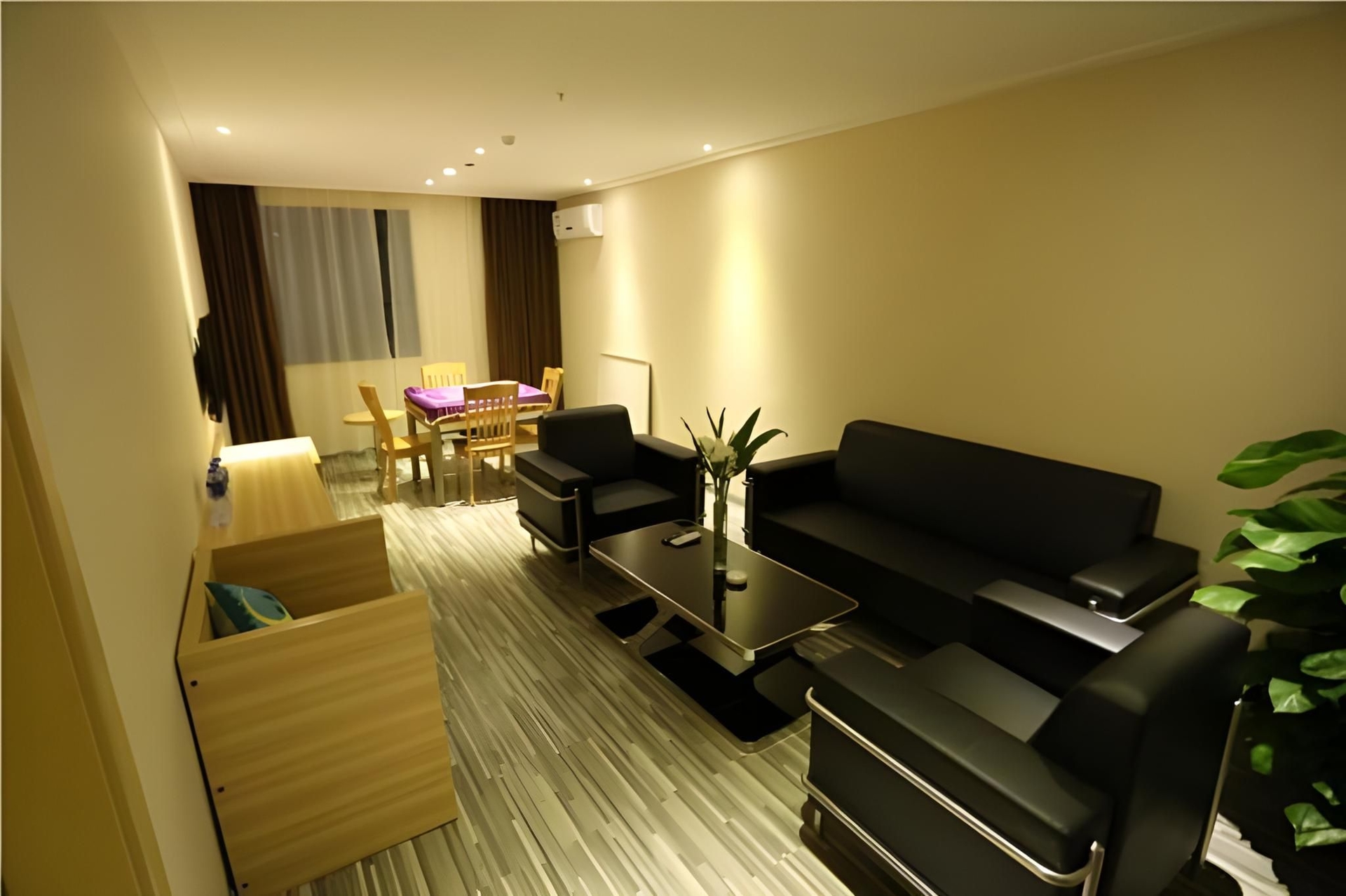 ซิตี้ คอมฟอร์ต อินน์ กวางโจว จงลั่วถาน คัลเจอร์ สแควร์ (City Comfort Inn Guangzhou Zhongluotan Culture Square)1