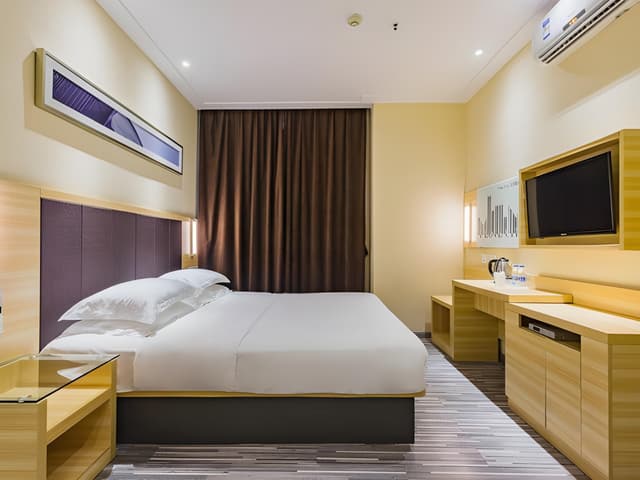 Business Queen Room