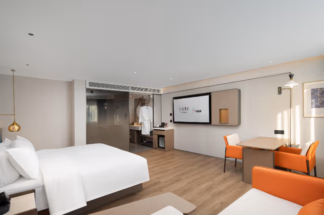 Business Suite Room