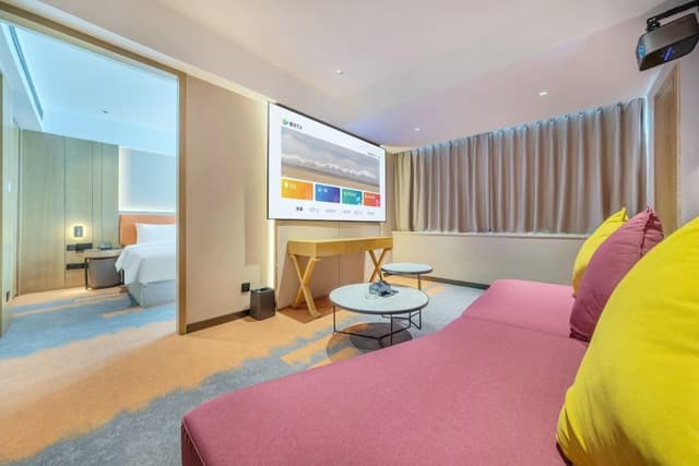 Business Suite Room