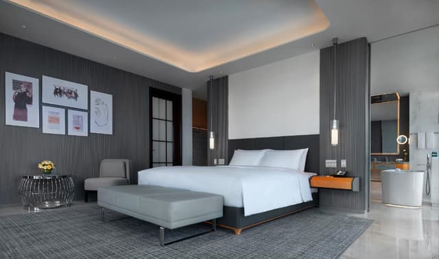 PRESTIGE SUITE, Club Millesime Access,1 King Bed, Ocean View