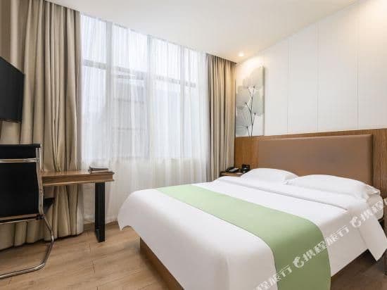 Hotel Queen Room