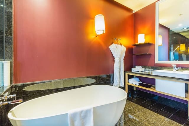 Deluxe King Room