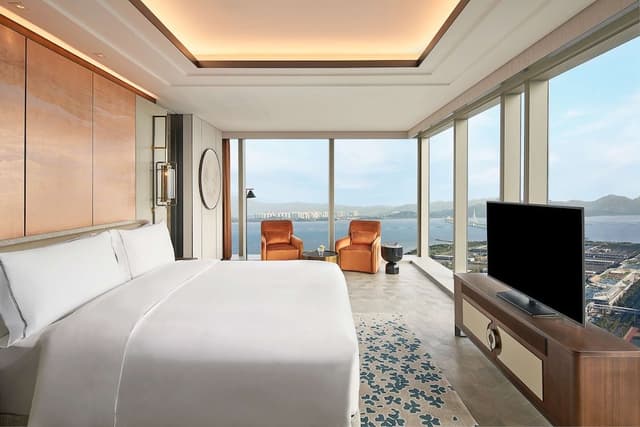 Raffles Suite