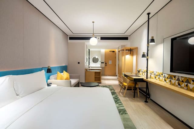 KING ACCESSIBLE ROOM