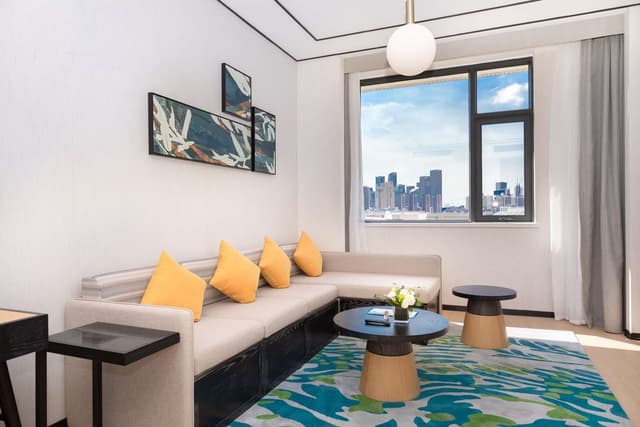 KING ONE BEDROOM SUITE