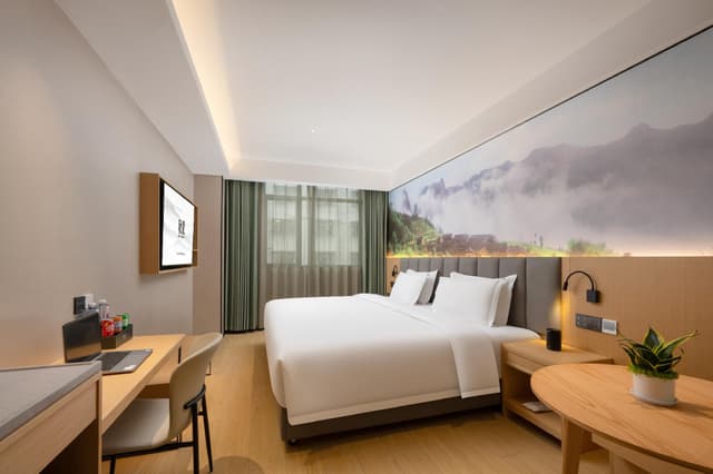 Business King Room