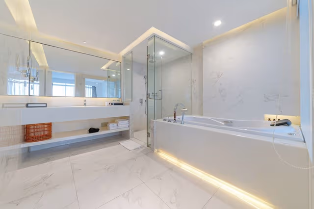 Deluxe Suit Room