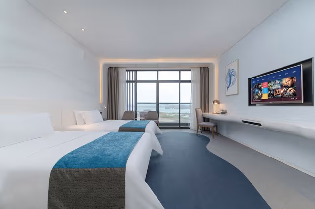 Deluxe Sea View Twin Bed Room