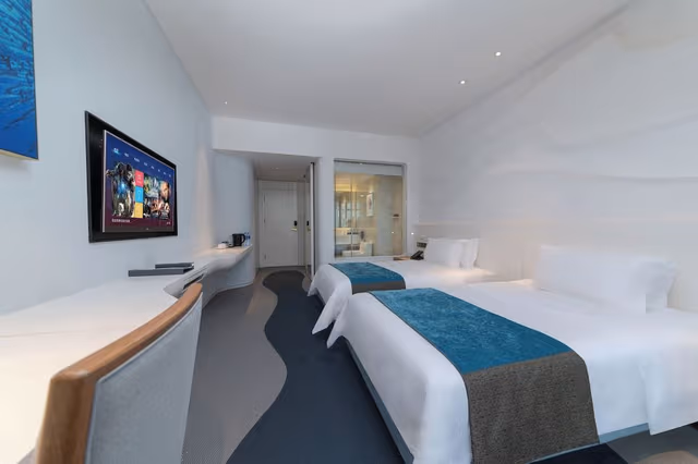 Deluxe Garden View Twin Bed Room