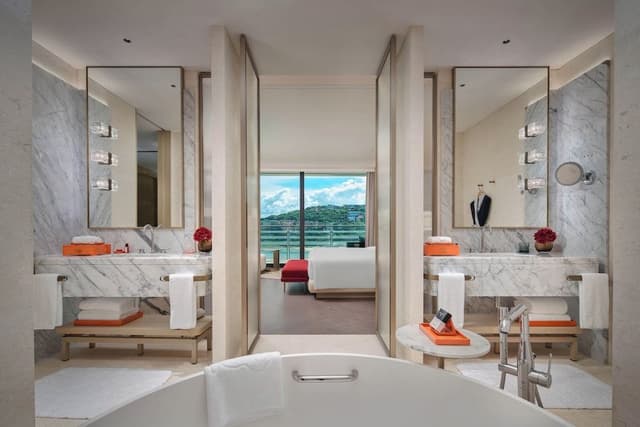 Star & Moon Panoramic Seaview Suite