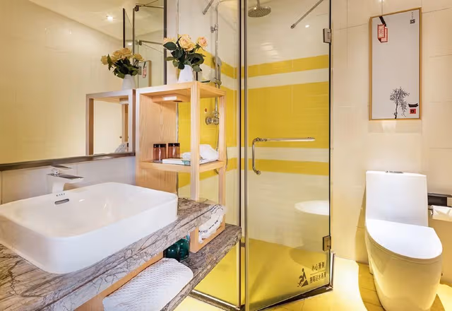 WH - Deluxe Bed Room