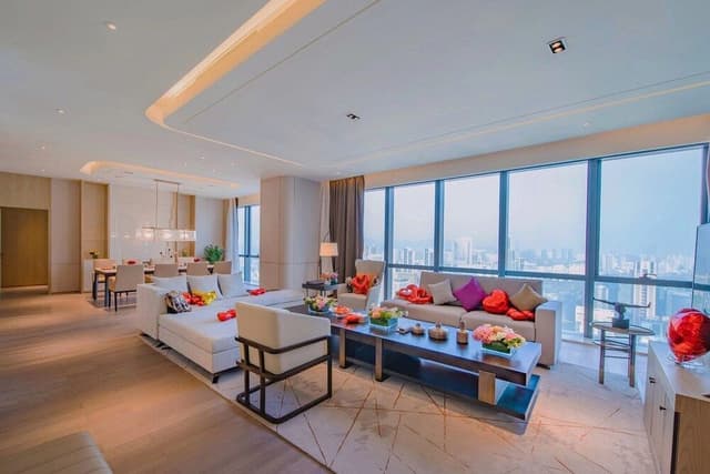 Presidential Suite, Club Lounge Access