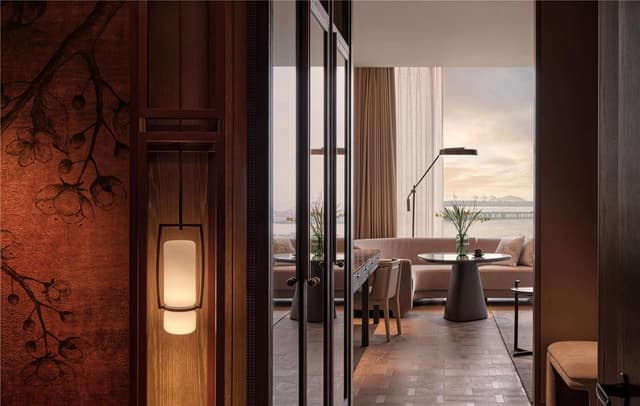 KING EXECUTIVE ROOM BAY VIEW