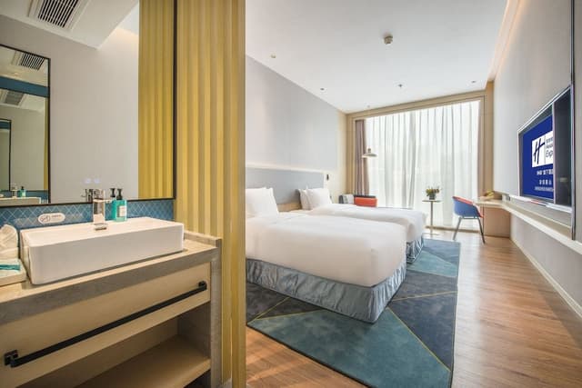 Standard Room, 2 Double Beds, City View