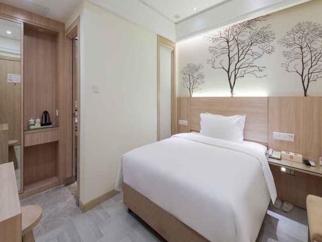 GTR - 1 Bed Guest Room no Window