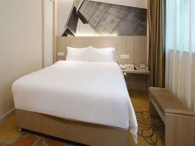 Queen Room with View
