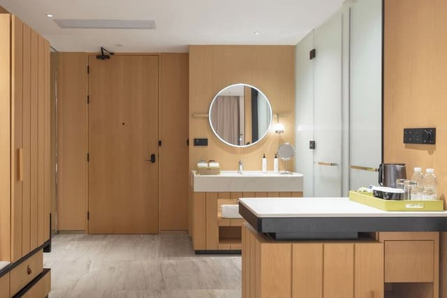 Executive Room, 1 King Bed, City View