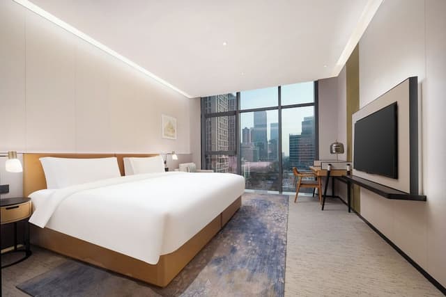 Executive Room, 1 King Bed, City View