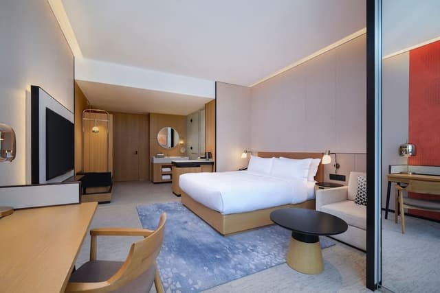 Room, 1 King Bed, City View