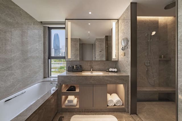 KING ONE BEDROOM APARTMENT