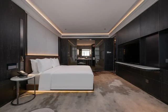 Premium Suite with Bathtub