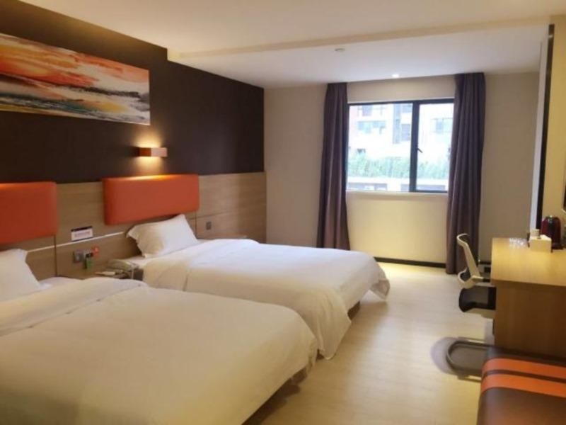 7 Days Premium Shenzhen Longgang Dayun Center Ailian Metro Station3