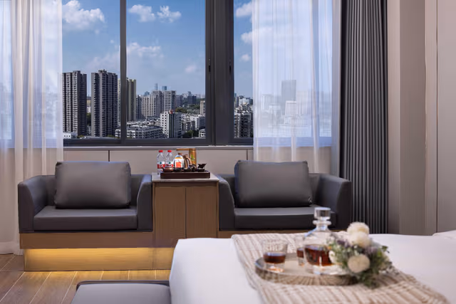 High Floor Queen