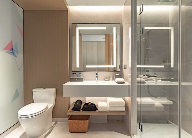 KING GUEST ROOM