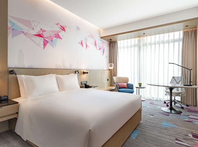 KING DELUXE ROOM