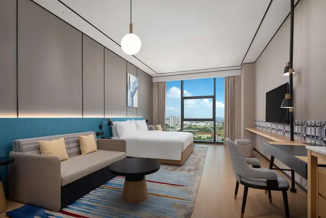 KING GUEST ROOM HIGH FLOOR
