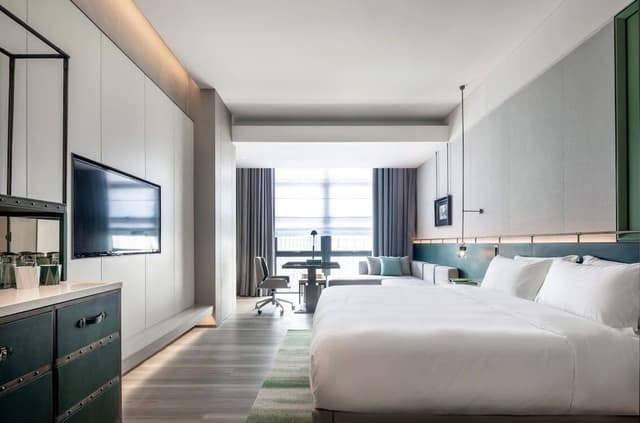 Grande Deluxe King Size Bed Room