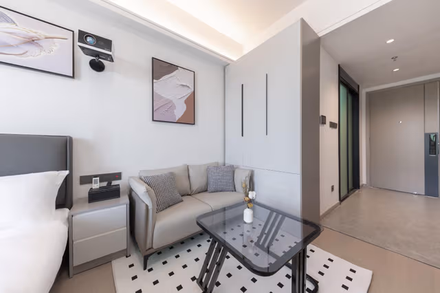 Studio with Queen Bed and Kitchenette