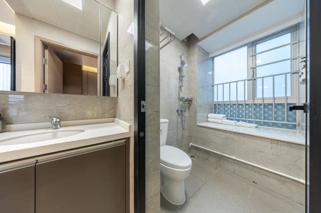 3-Bedroom Residence with Balcony