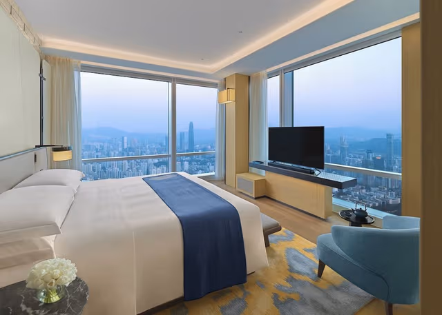 Deluxe View Suite