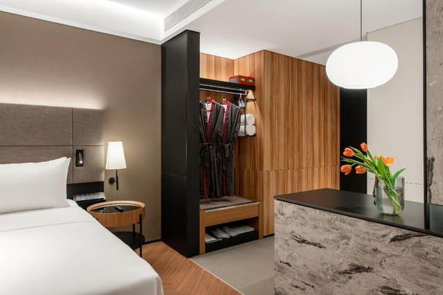 Queen Room with View