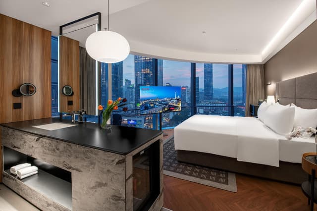 Queen Room with View
